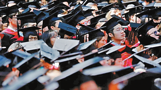 应届大学毕业生
